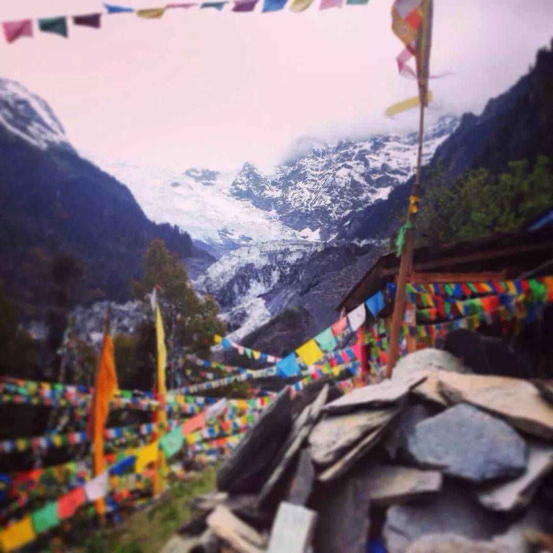 連綿150公里的梅里雪山，到底有多美？